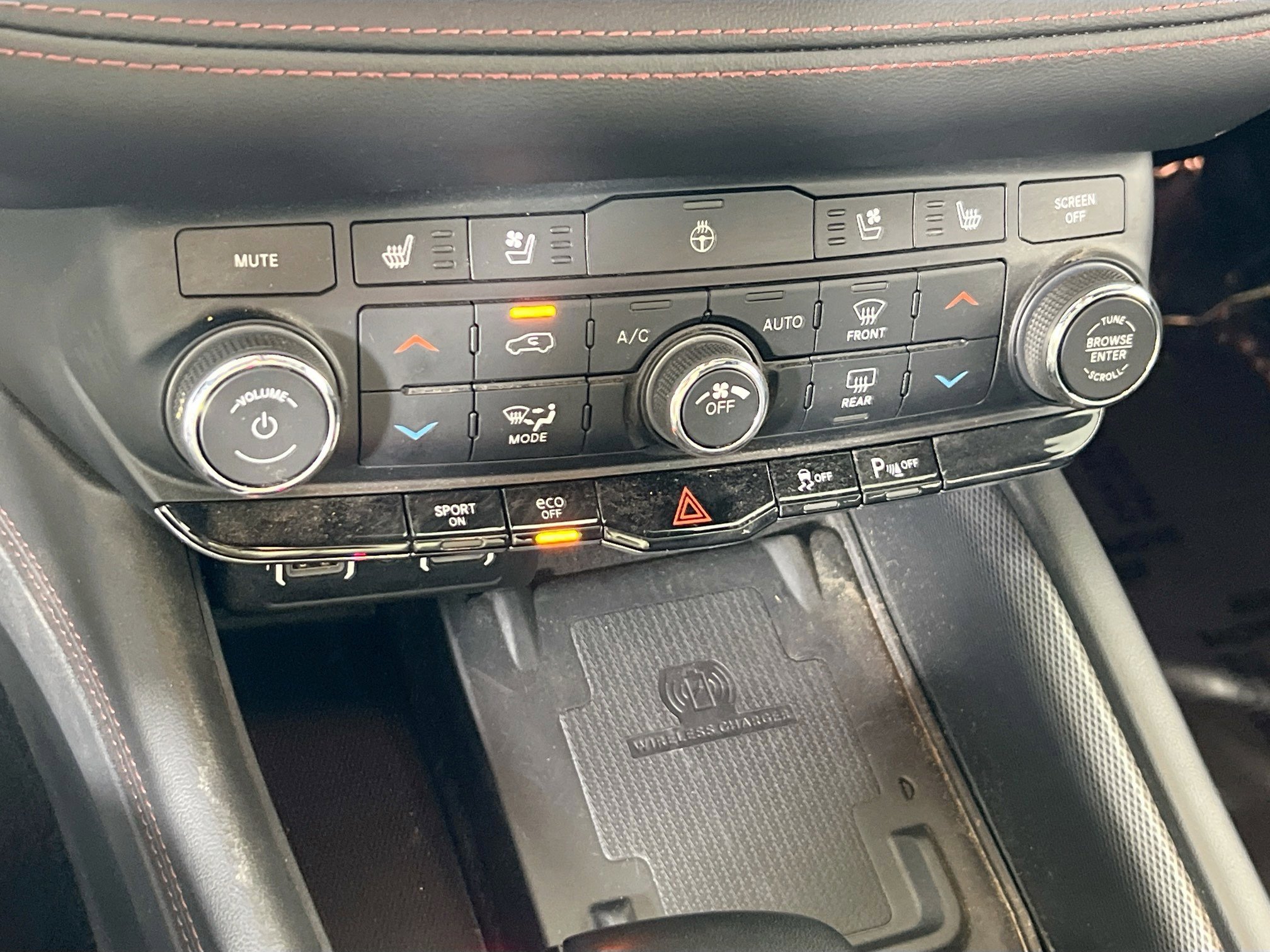 Used 2022 Dodge Durango R/T w/ Blacktop Package image 16