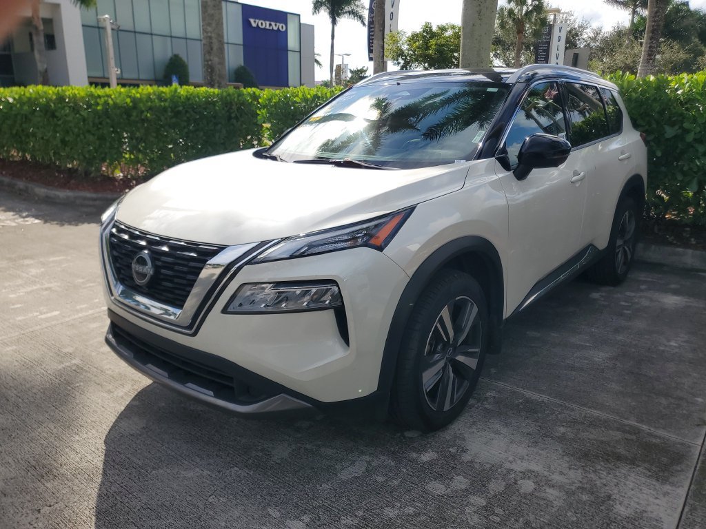 Certified 2023 Nissan Rogue SL FWD image 2