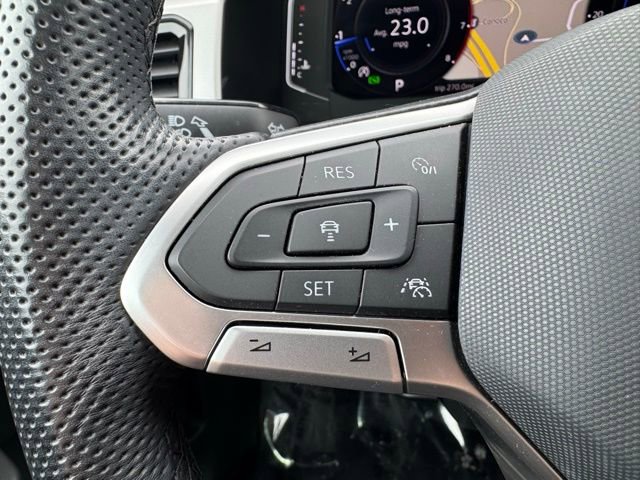 Used 2022 Volkswagen Atlas Cross Sport SEL R-Line AWD/4WD image 27