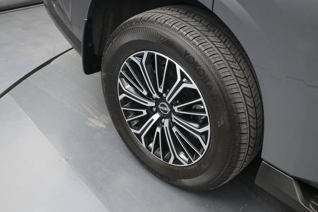 Used 2025 Nissan Armada SL RWD image 43