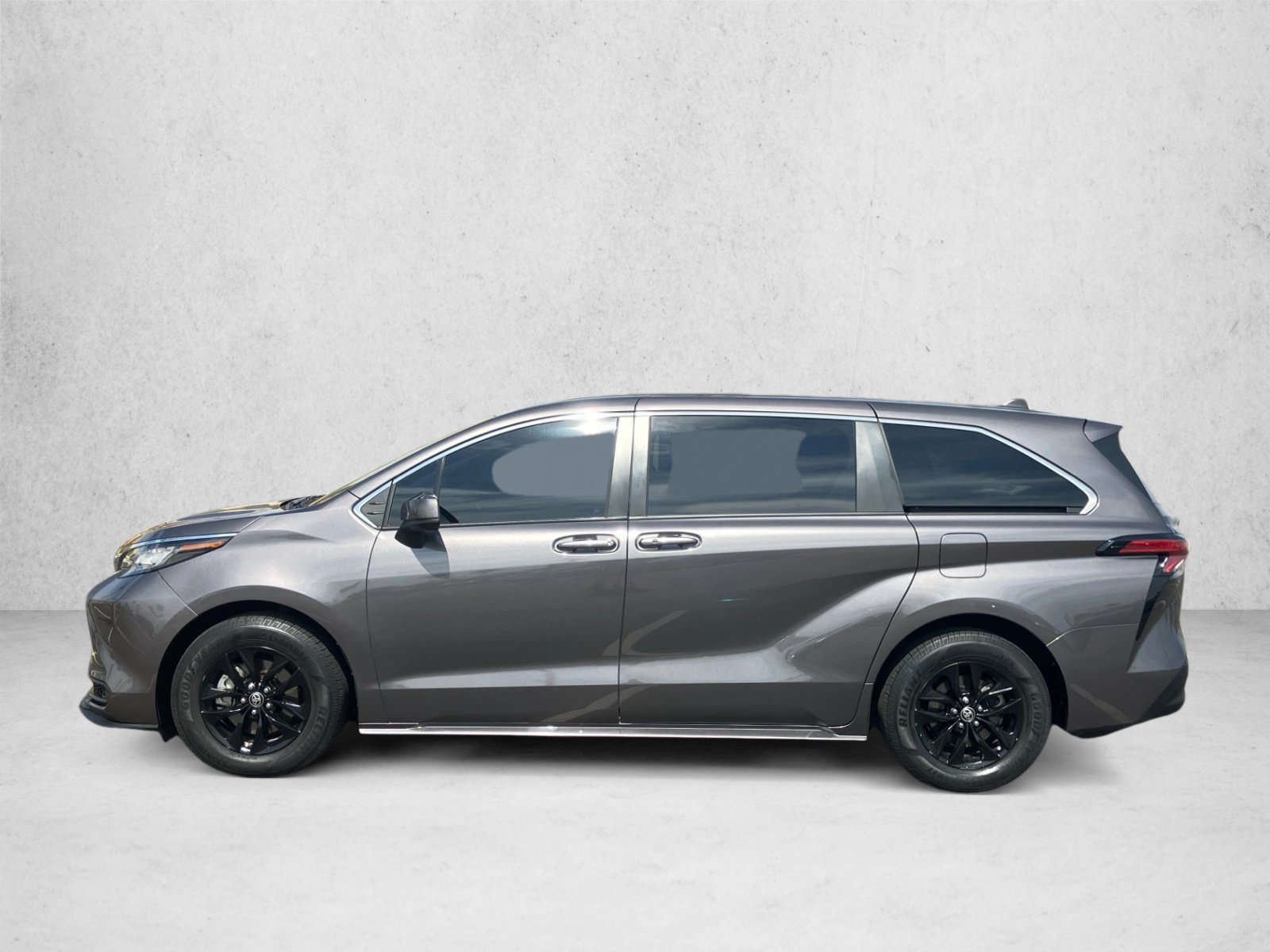 Used 2021 Toyota Sienna LE FWD image 8