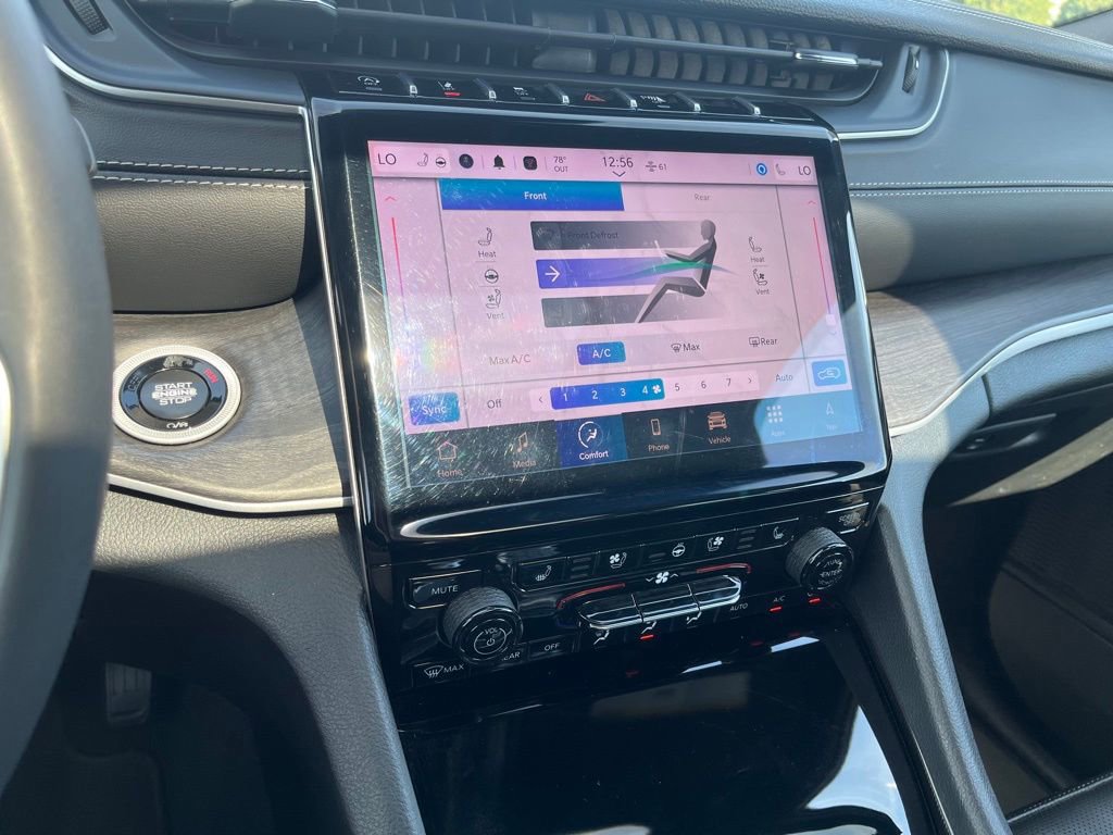 Used 2024 Jeep Grand Cherokee L Limited w/ Luxury Tech Group II image 20