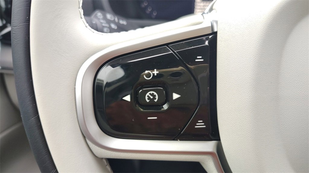 New 2026 Volvo XC90 B6 Ultra image 16