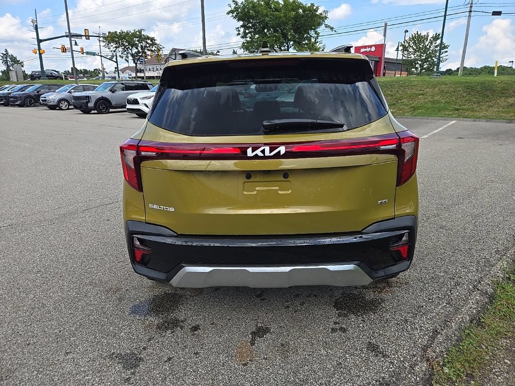 Certified 2024 Kia Seltos SX w/ SX Sunroof Package AWD/4WD image 4