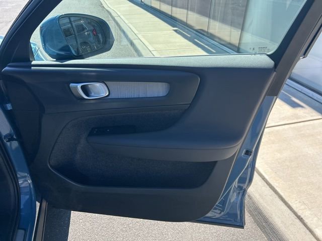 Certified 2025 Volvo XC40 B5 Plus image 14