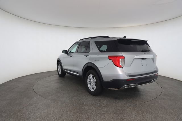 Used 2024 Ford Explorer XLT w/ Equipment Group 202A AWD/4WD image 12