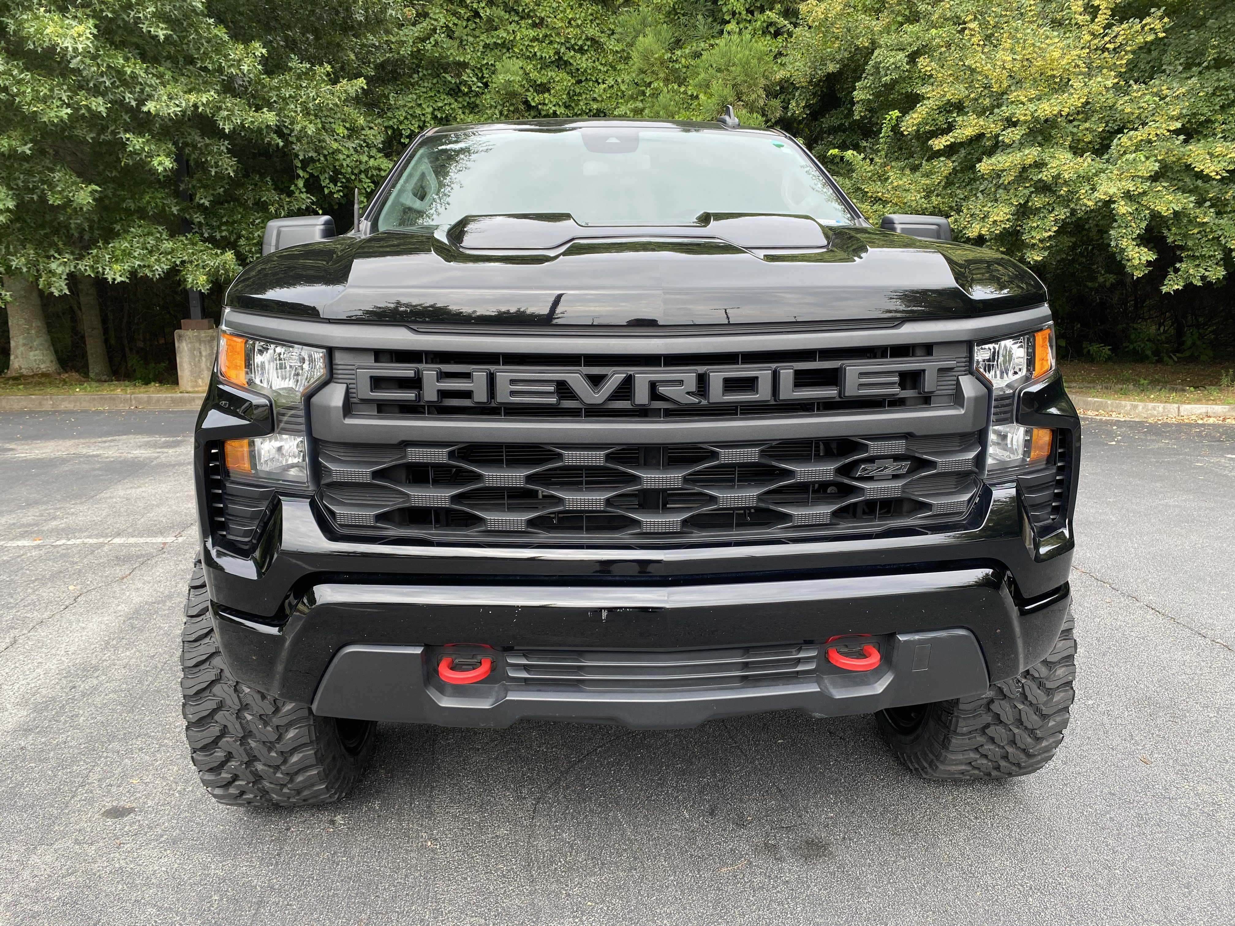 Used 2024 Chevrolet Silverado 1500 Custom Trail Boss w/ LPO, Dark Essentials Package AWD/4WD image 3
