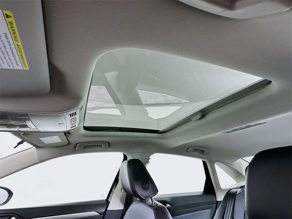 New 2026 Volkswagen Jetta SE image 11