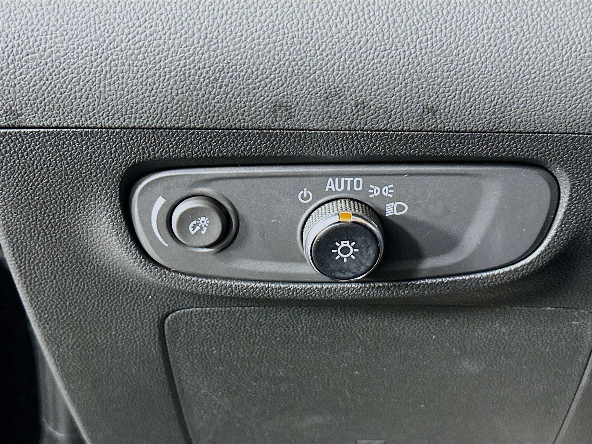 Used 2025 Buick Encore GX Preferred FWD image 16