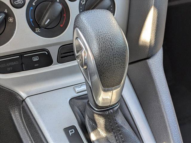 Used 2014 Ford Focus SE w/ SE Sport Package FWD image 8