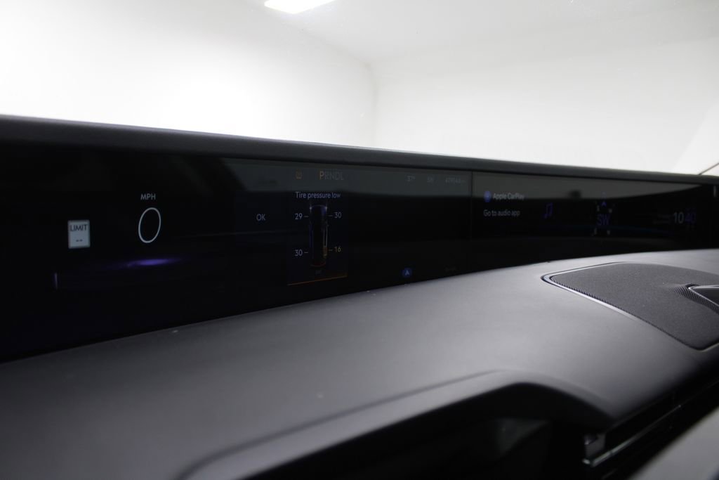 Used 2024 Lincoln Nautilus Reserve image 19