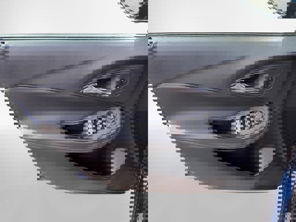 Used 2023 Buick Encore GX Preferred w/ Cold Weather Comfort Package AWD/4WD image 17