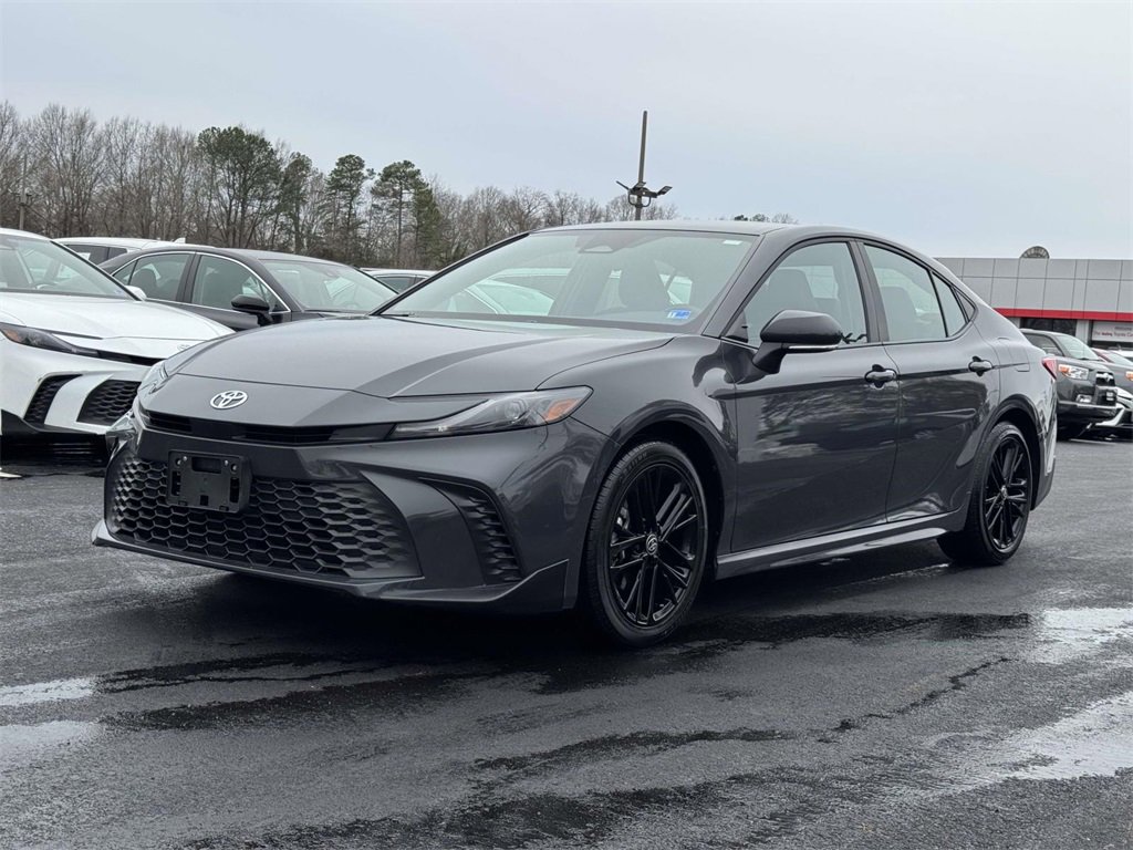 Used 2025 Toyota Camry SE image 24