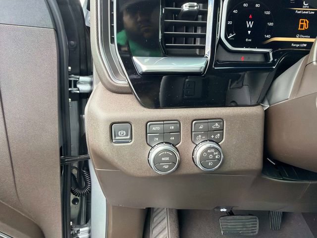 New 2026 GMC Sierra 1500 SLT w/ SLT Premium Plus Package AWD/4WD image 30