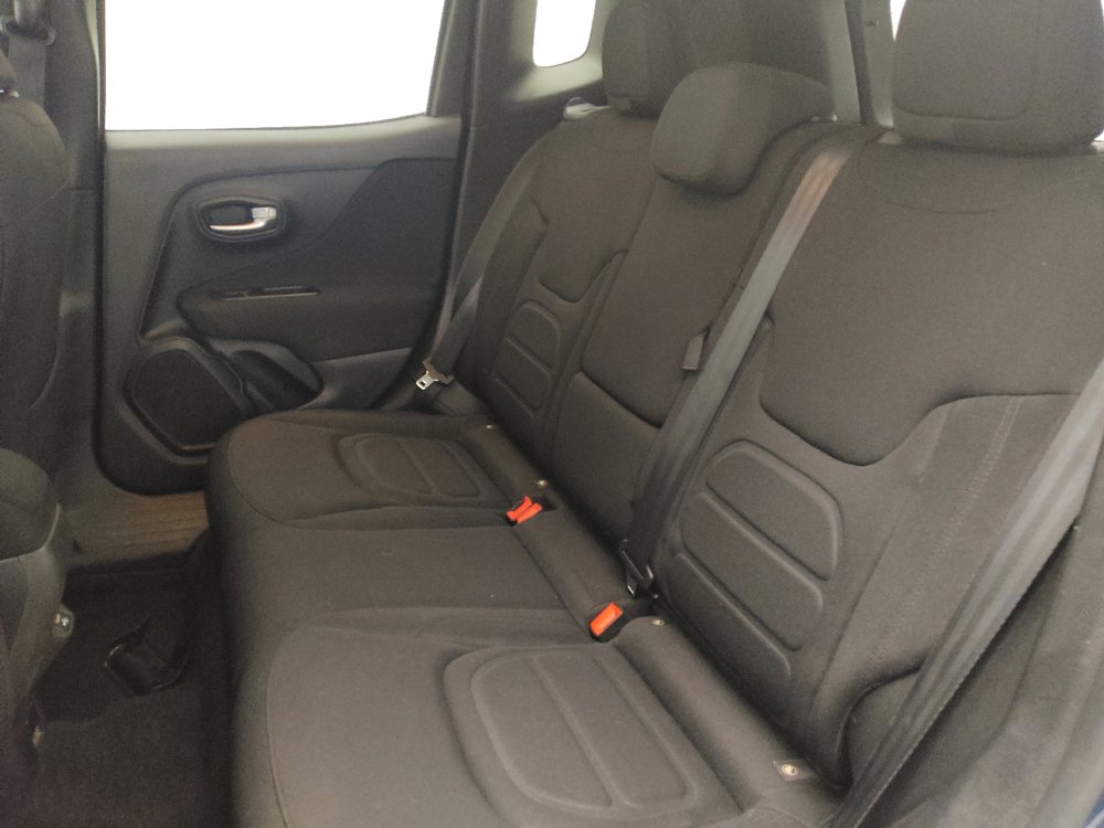 Used 2020 Jeep Renegade Latitude w/ LED Lighting Group image 18