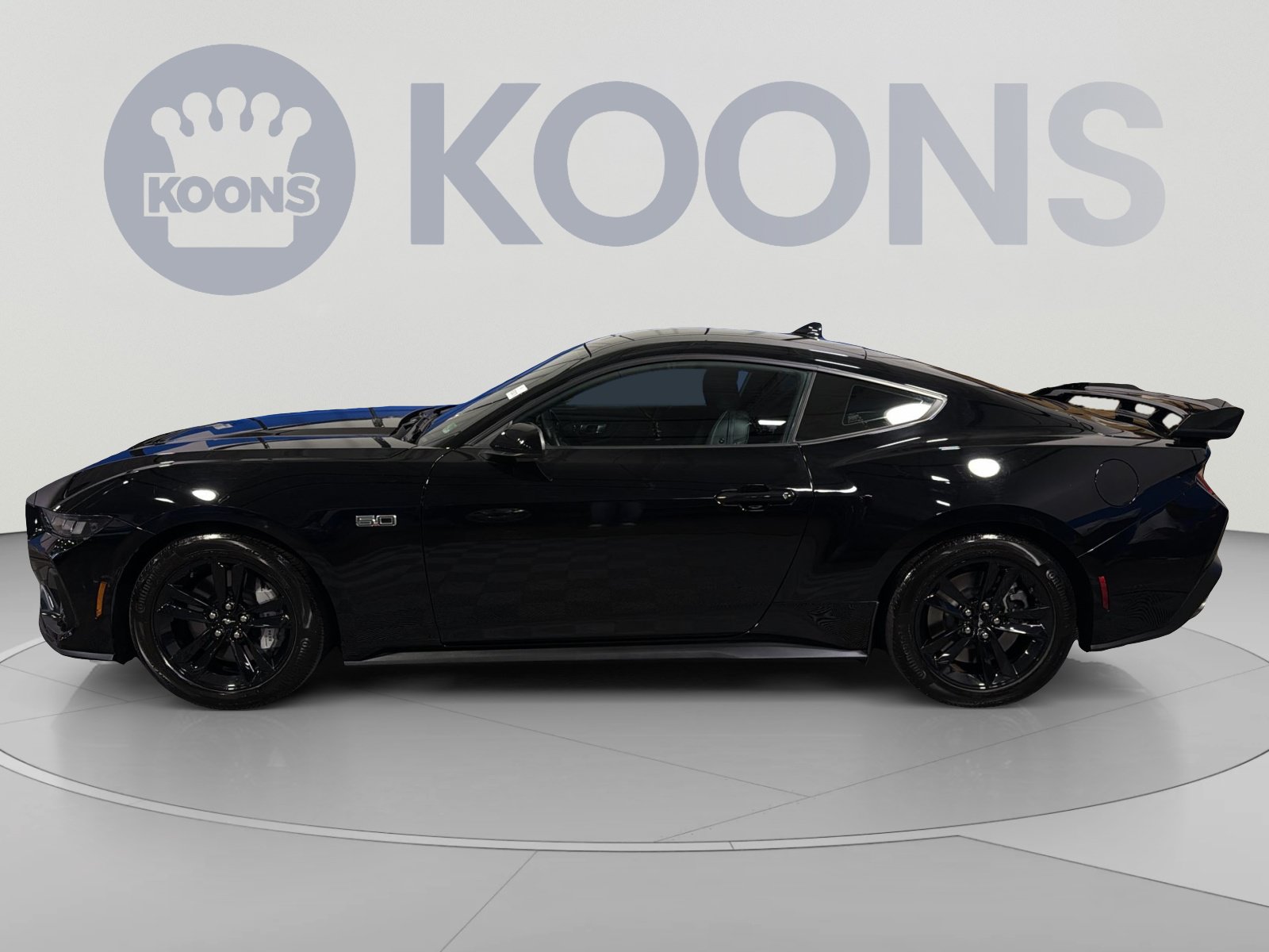 Used 2025 Ford Mustang GT RWD image 2