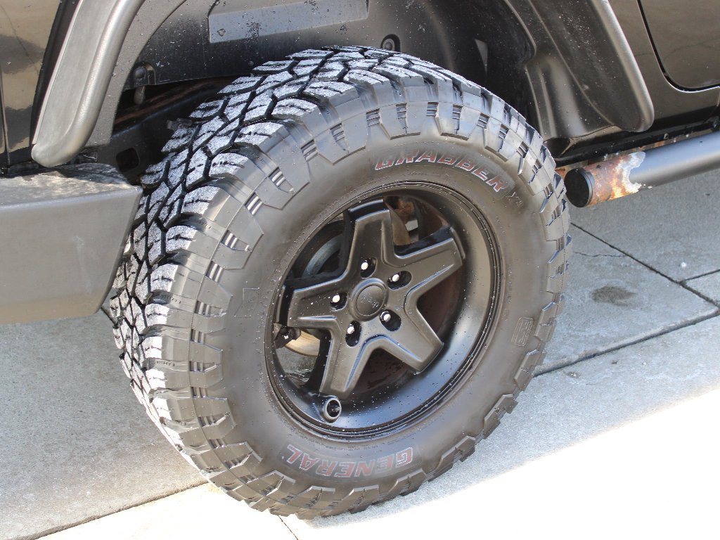 Used 2018 Jeep Wrangler Sport S image 39