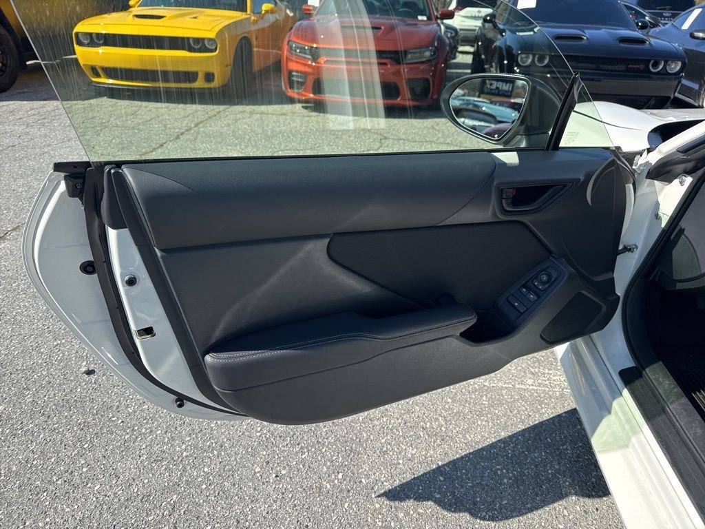 Used 2025 Toyota GR86 RWD image 22