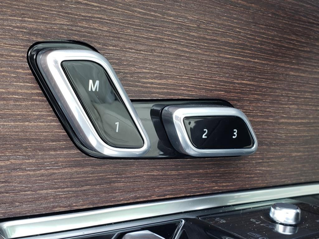 New 2025 Land Rover Range Rover Long Wheelbase SE image 21