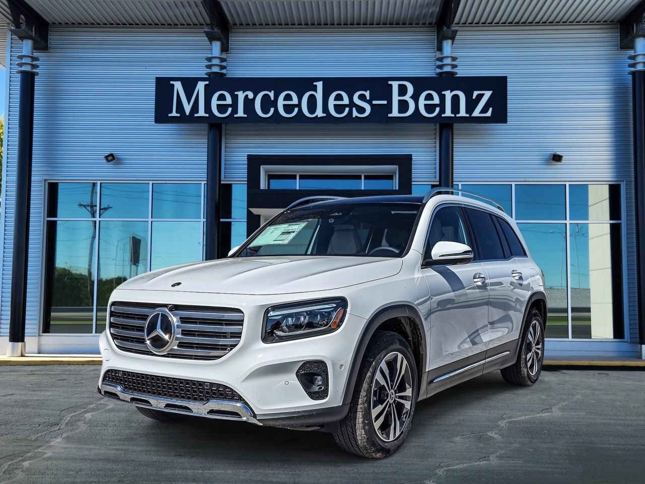 New 2026 Mercedes-Benz GLB 250 4MATIC image 3