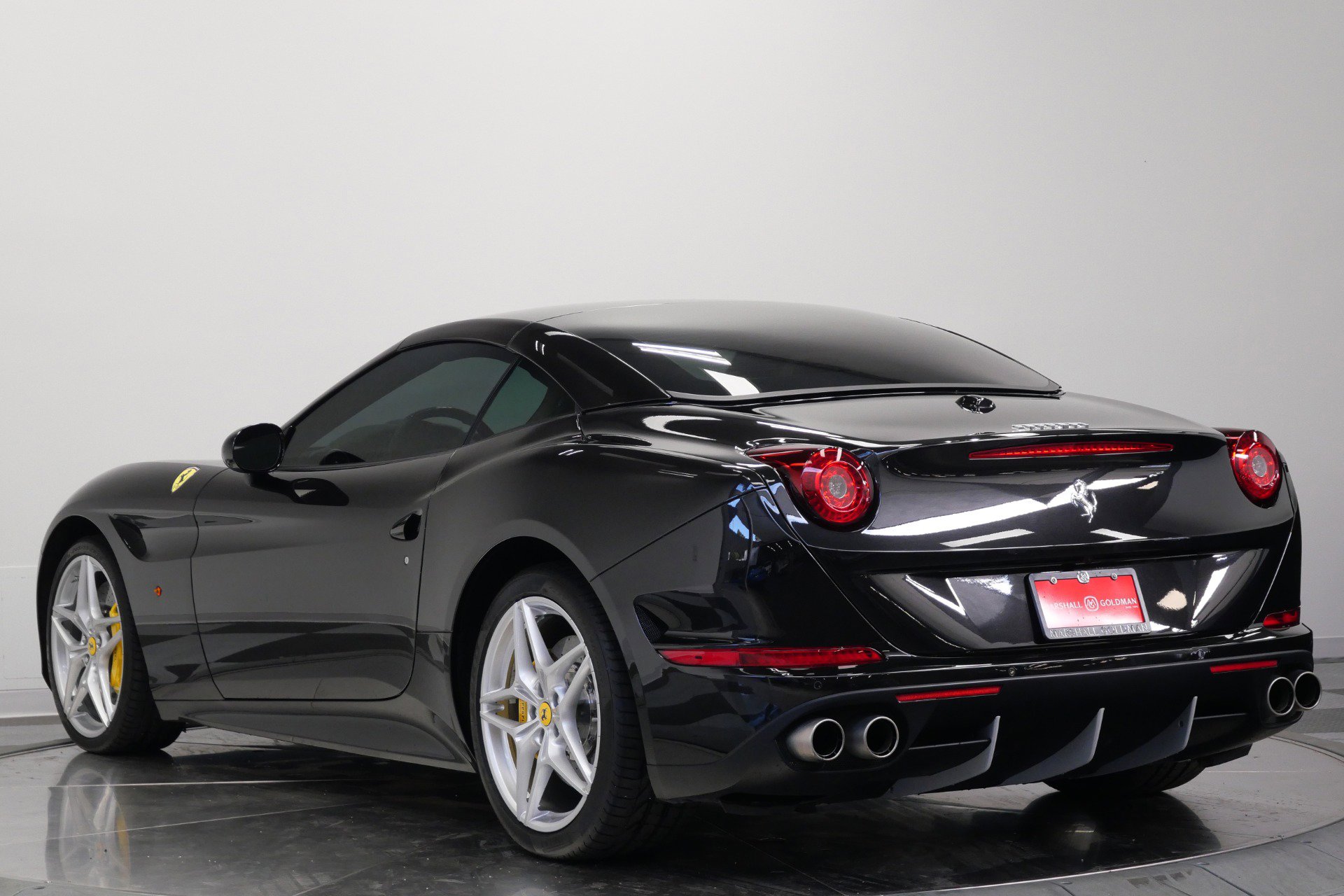 Used 2015 Ferrari California T RWD image 7
