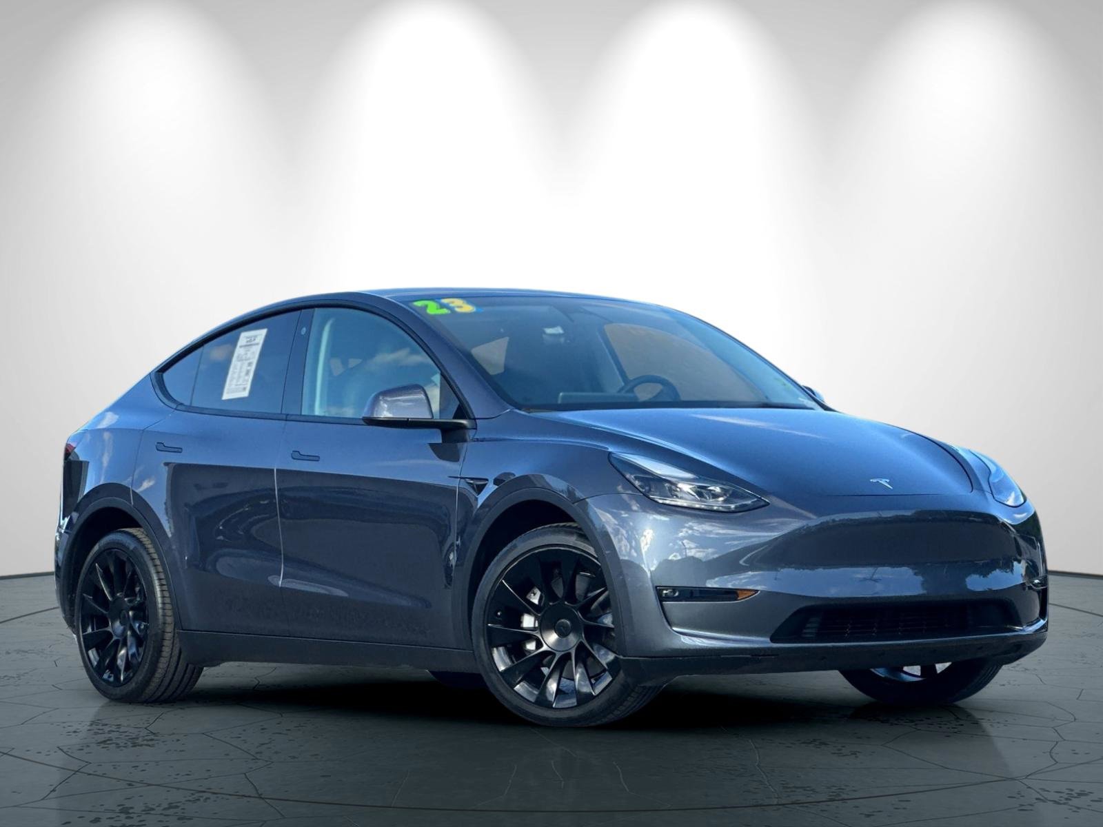 Used 2023 Tesla Model Y Long Range image 2