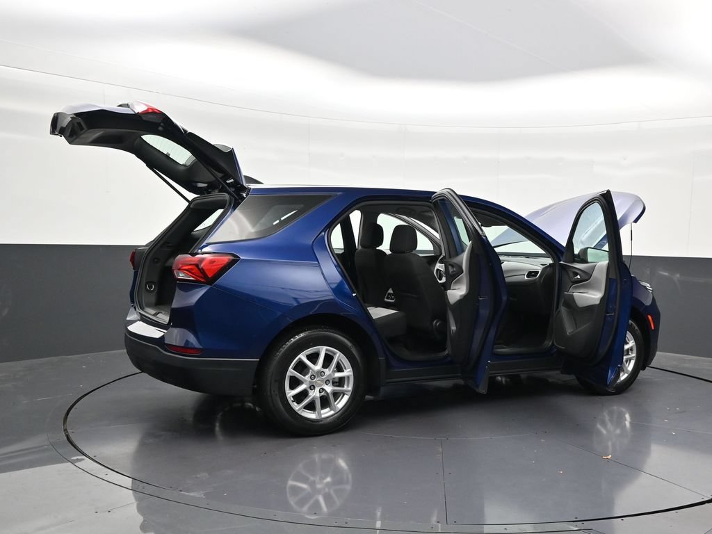 Used 2023 Chevrolet Equinox LS FWD image 26