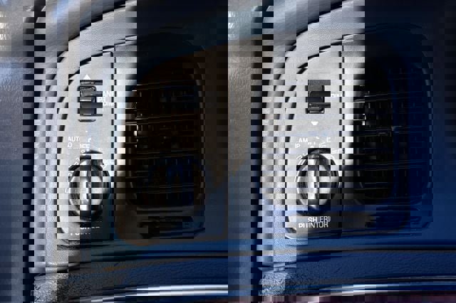 Used 2002 Mercury Grand Marquis LS image 40