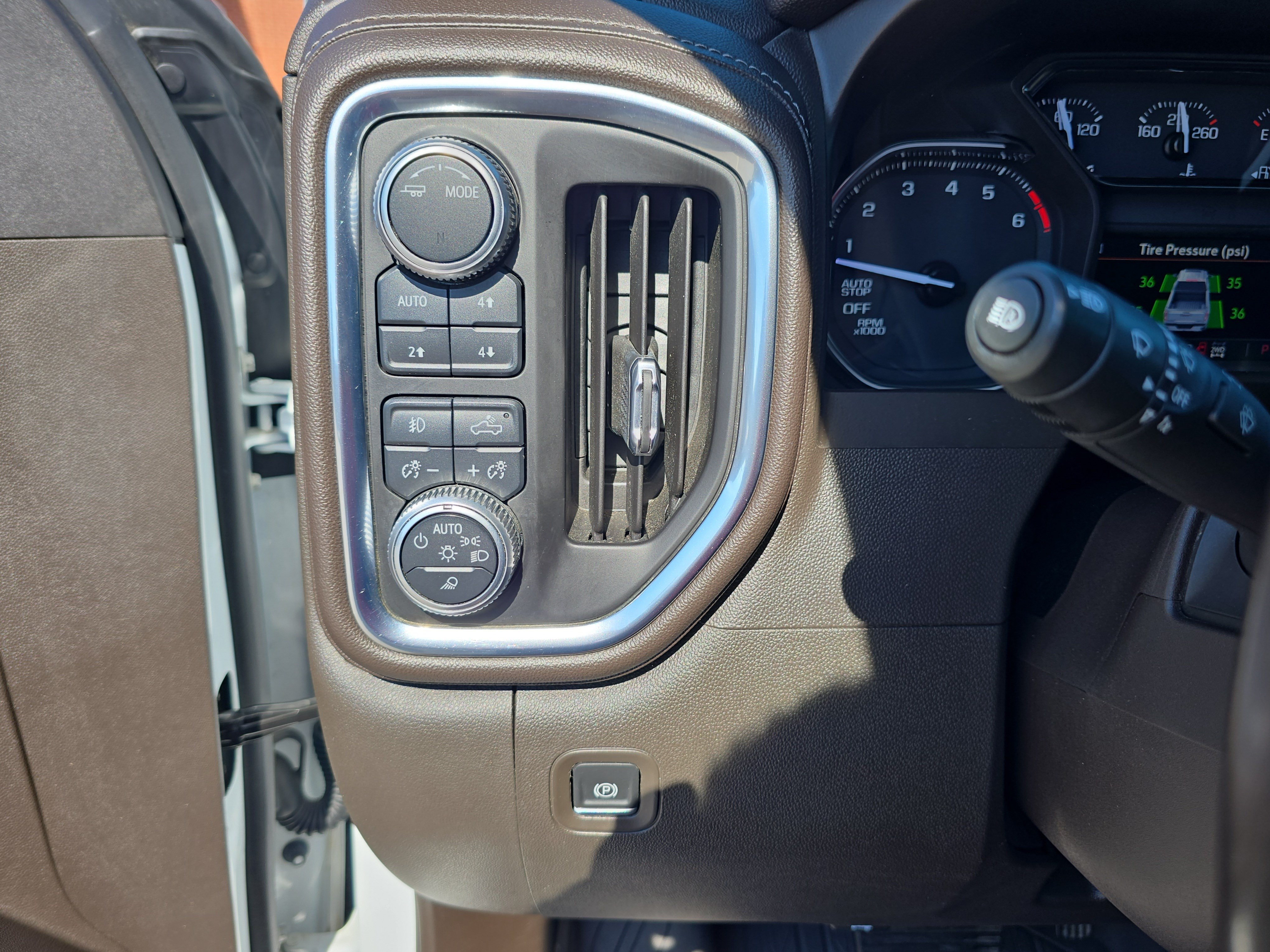 Used 2020 GMC Sierra 1500 SLT w/ SLT Premium Plus Package AWD/4WD image 27