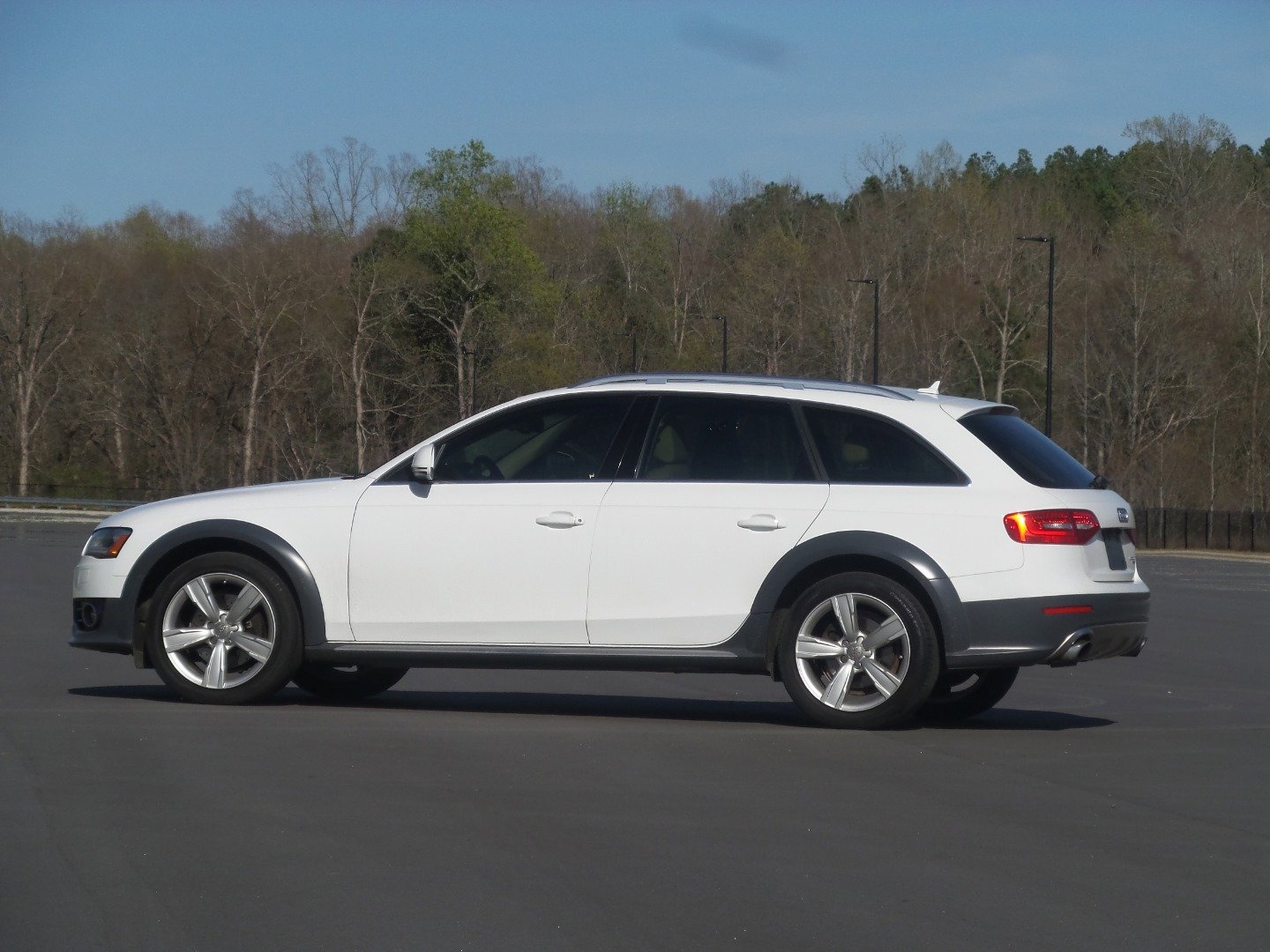 Used 2013 Audi A4 Premium Plus w/ Premium Plus Pkg image 3