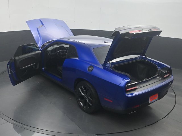 Used 2021 Dodge Challenger SXT w/ Driver Convenience Group RWD image 45