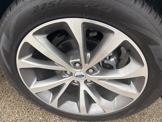 Used 2025 Ford Explorer Platinum w/ Ultimate Package image 6