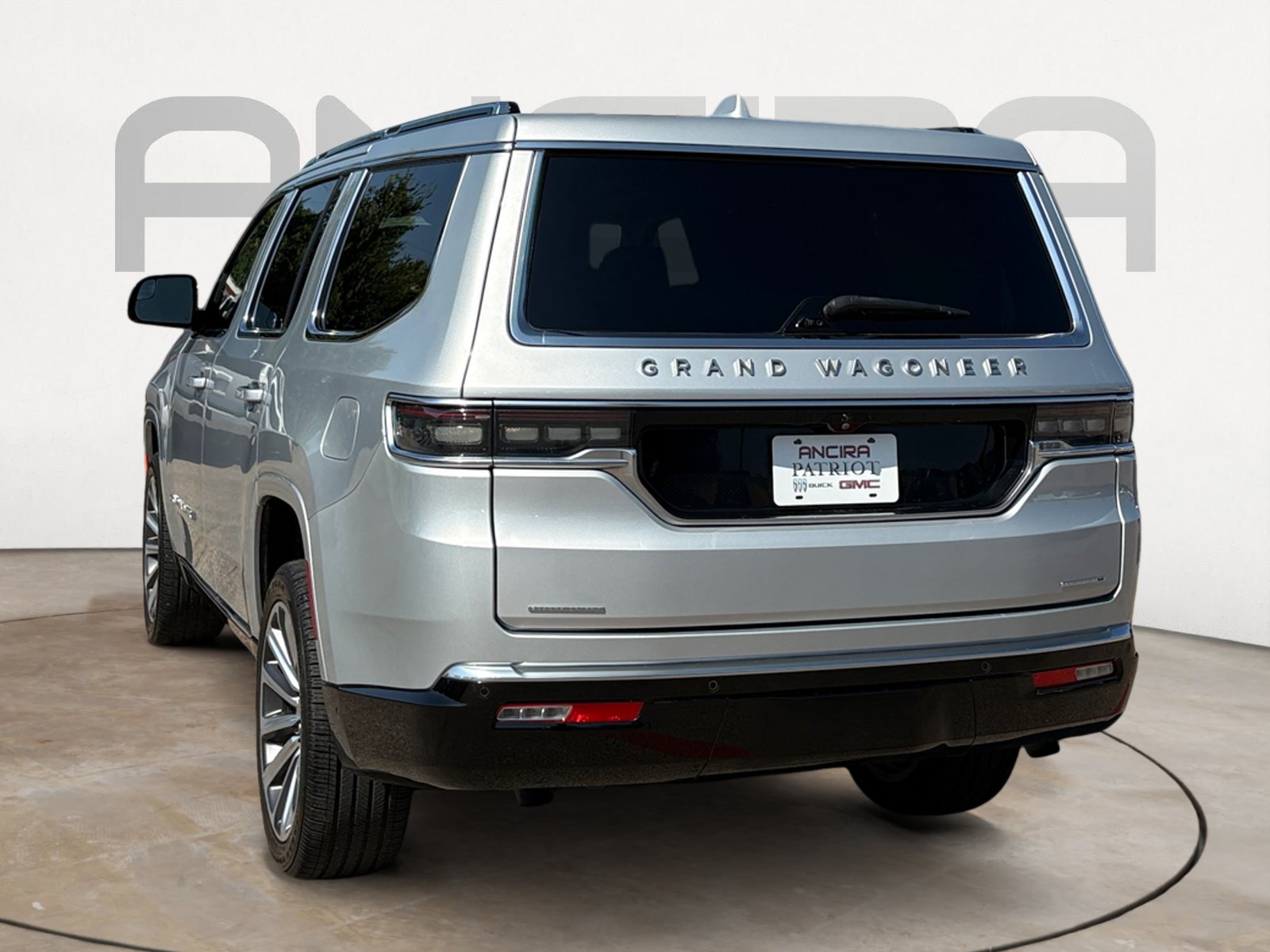 Used 2023 Jeep Grand Wagoneer Series II AWD/4WD image 8