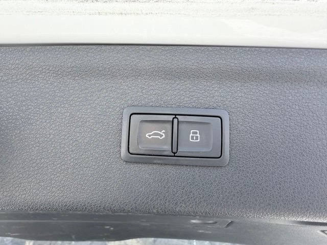 Used 2016 Audi Q3 2.0T Prestige AWD/4WD image 36