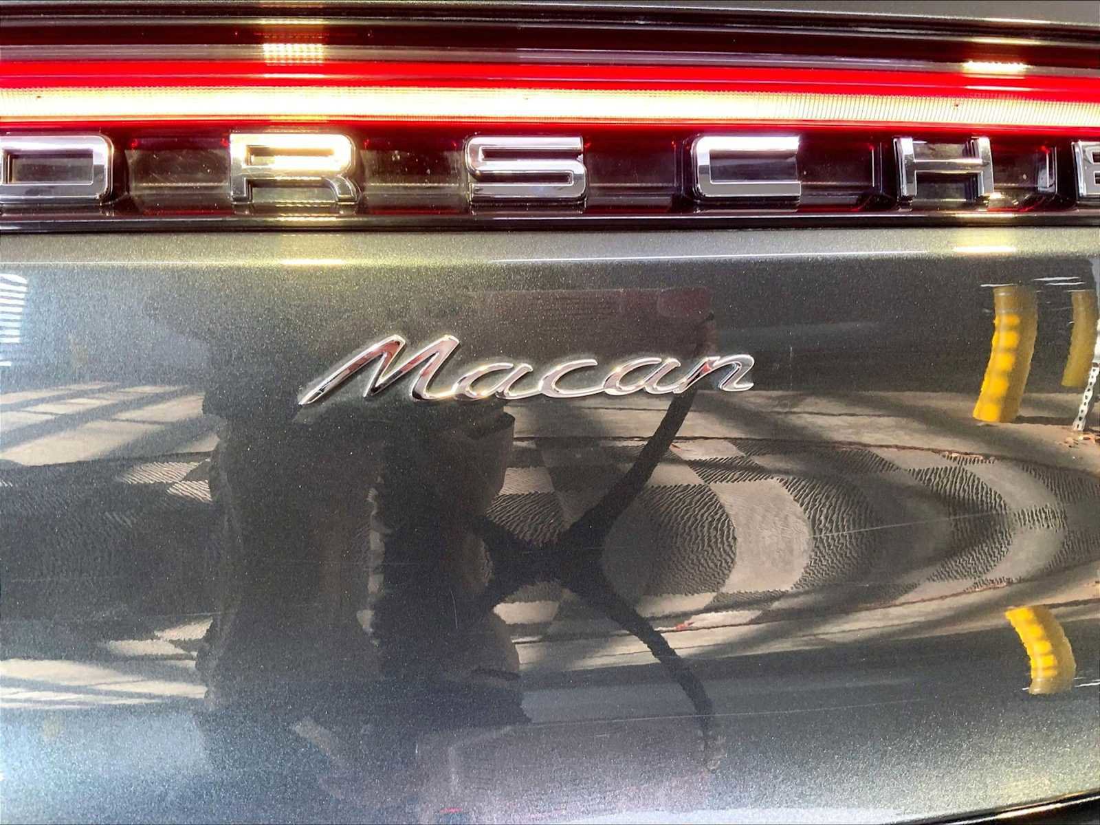 Certified 2024 Porsche Macan image 35