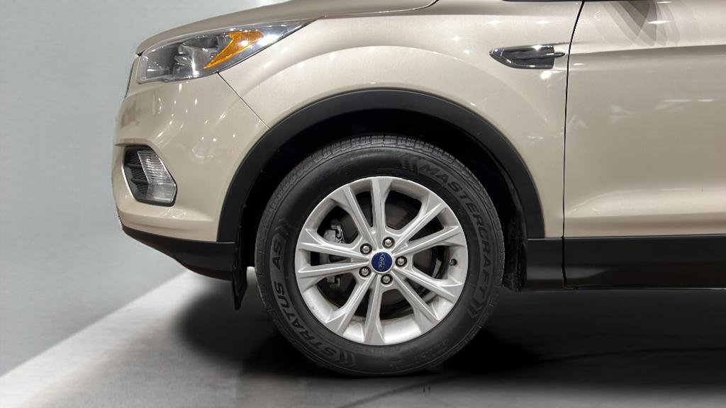Used 2018 Ford Escape SE image 36