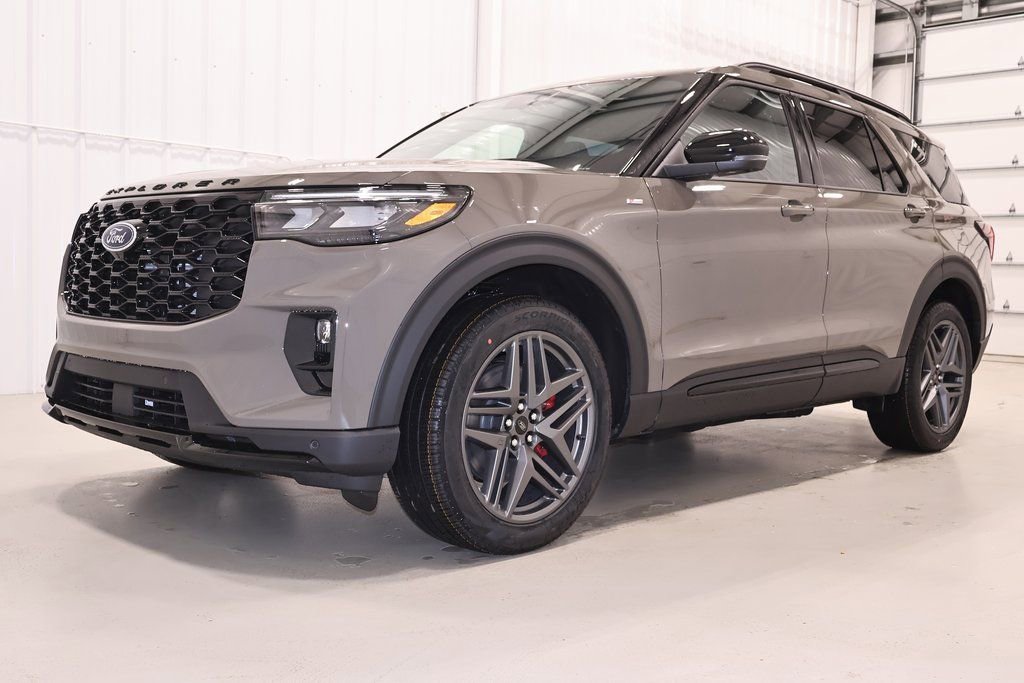 New 2026 Ford Explorer ST-Line w/ ST-Line Street Pack image 5