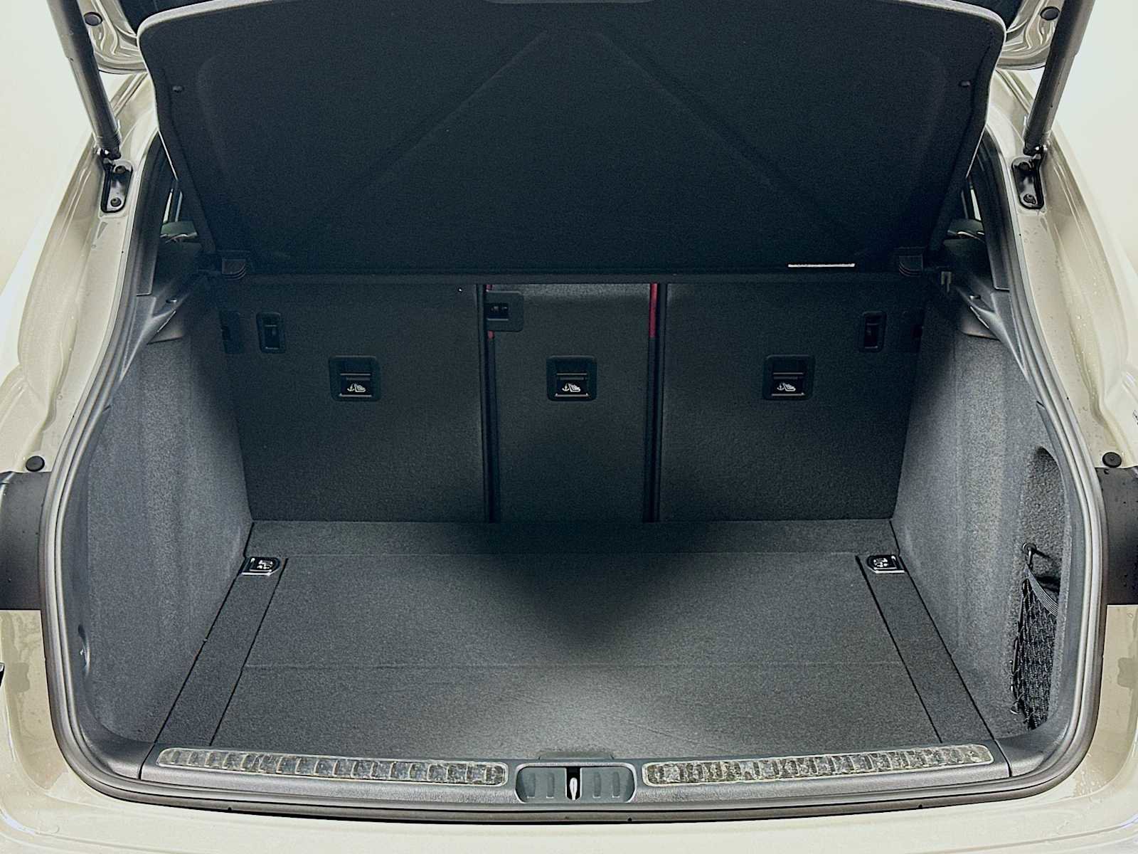 New 2026 Porsche Macan image 27