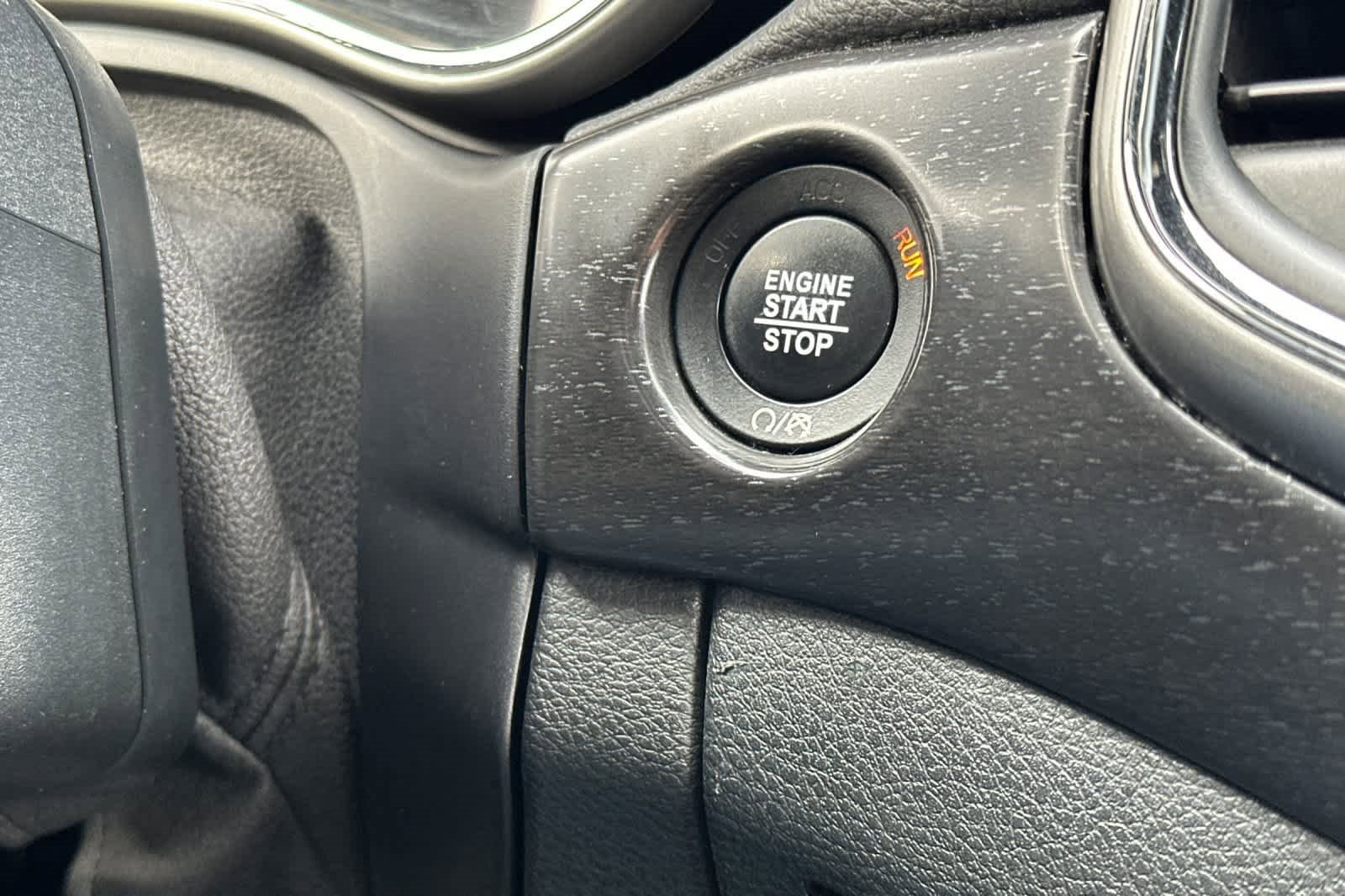 Used 2018 Jeep Grand Cherokee Altitude image 23