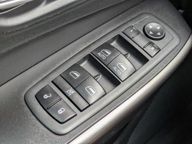 Used 2020 Jeep Cherokee Latitude Plus FWD image 23