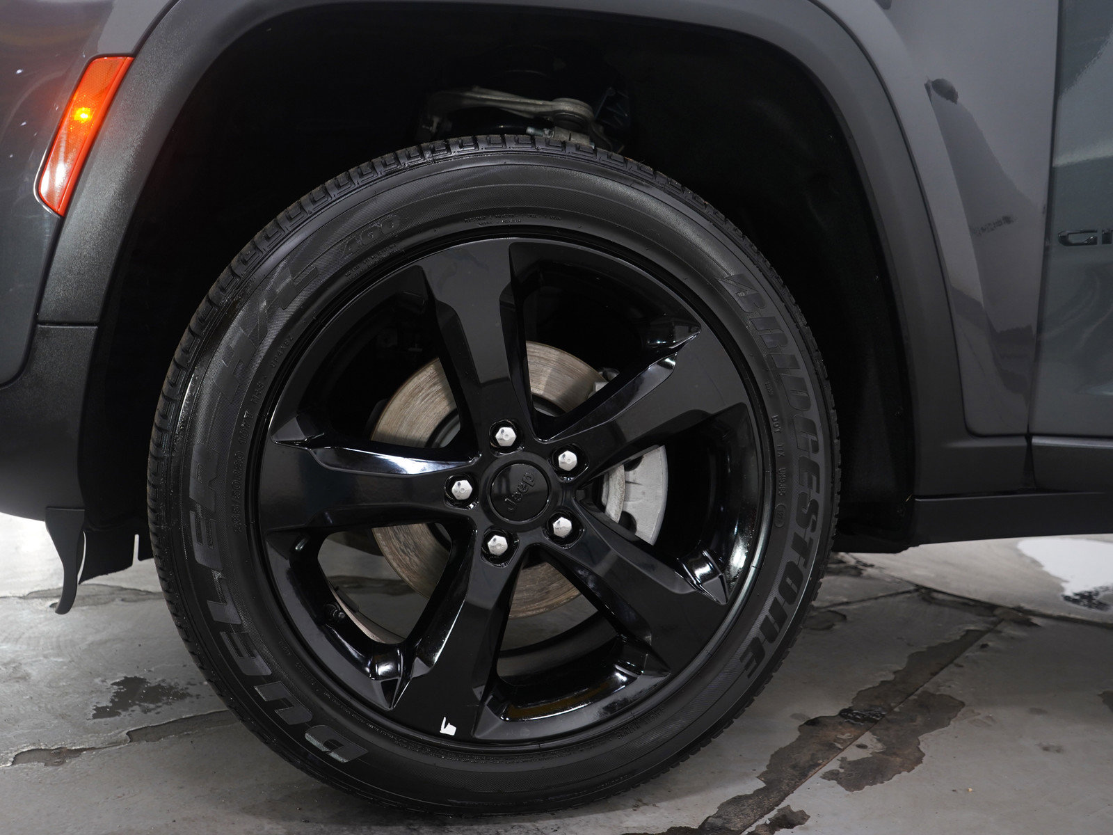 Used 2024 Jeep Grand Cherokee Altitude image 30