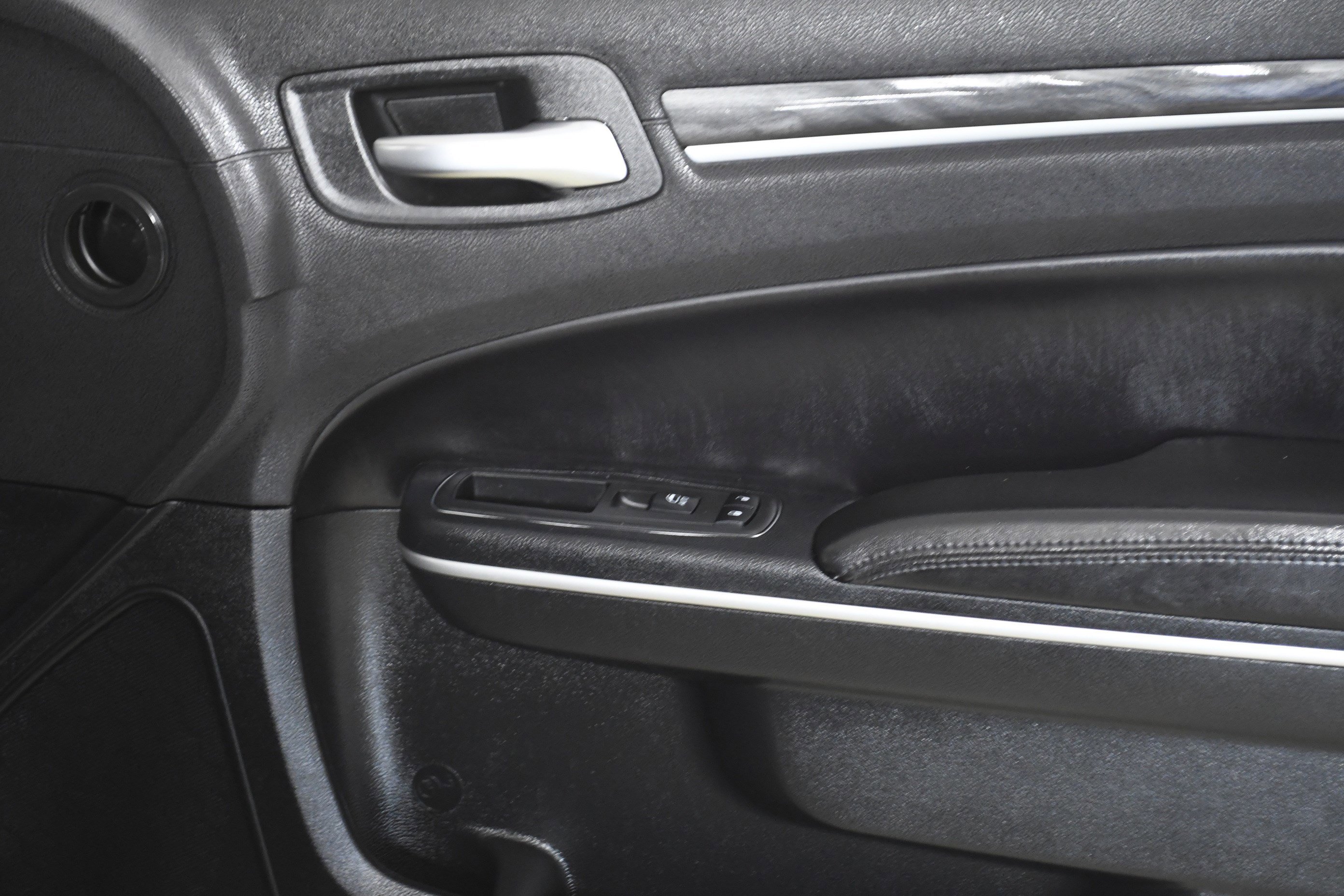 Used 2019 Chrysler 300 Touring L w/ Quick Order Package 22F image 29