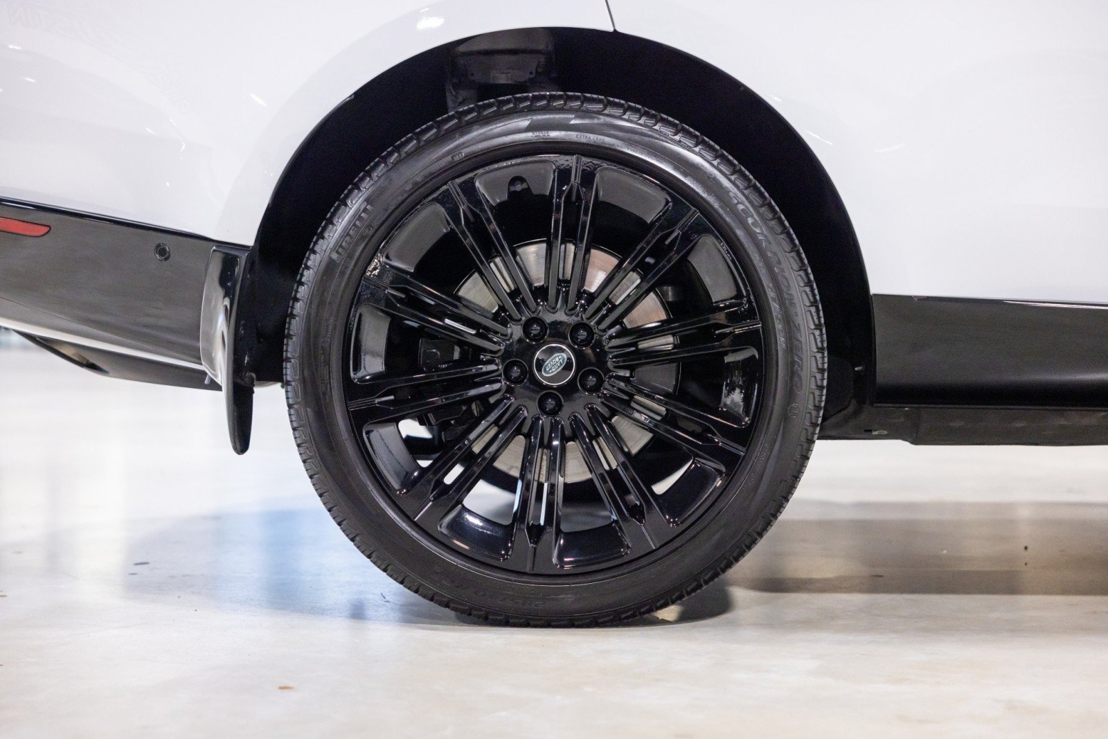 Used 2024 Land Rover Range Rover Long Wheelbase Autobiography AWD/4WD image 24