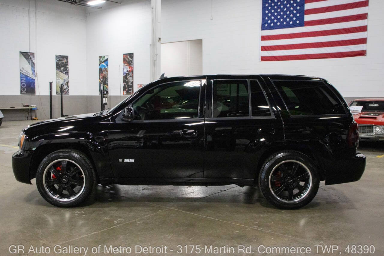 Used 2008 Chevrolet TrailBlazer SS w/ Sun And 6-Disc Cd Package AWD/4WD image 3