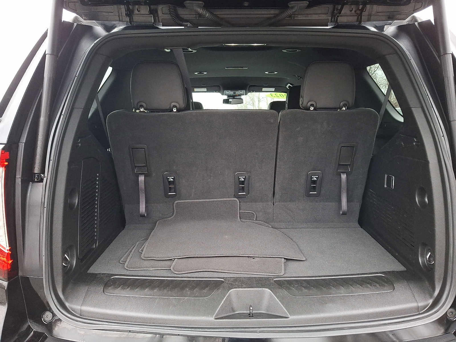 Used 2023 GMC Yukon SLT image 28