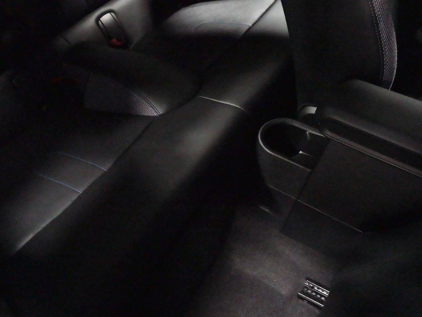 Certified 2025 MINI Cooper 2-Door Hardtop image 10