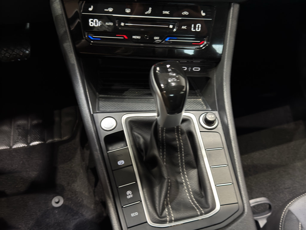 Used 2025 Volkswagen Jetta SE FWD image 27