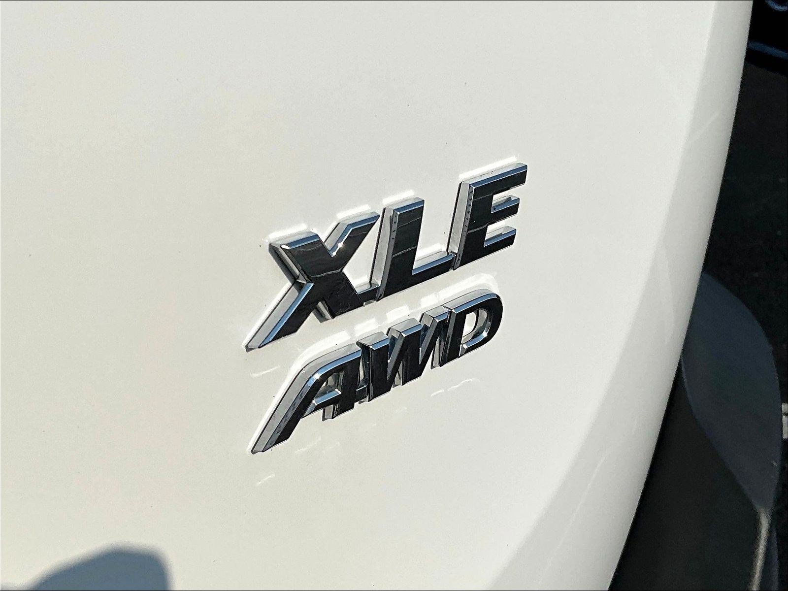 Used 2015 Toyota RAV4 XLE AWD/4WD image 23