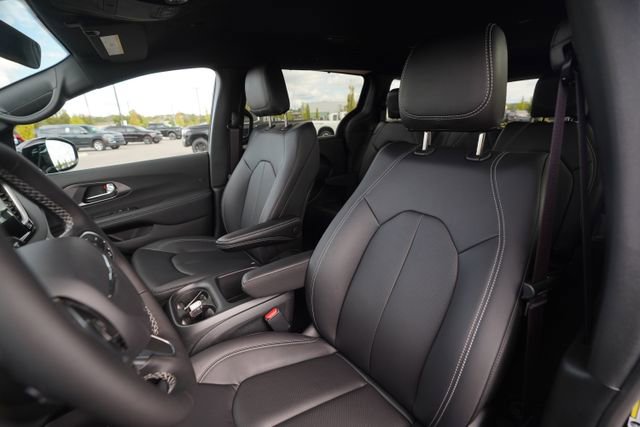 New 2026 Chrysler Voyager LX image 33