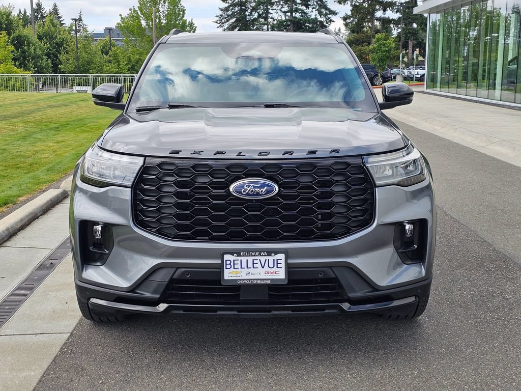 Used 2025 Ford Explorer ST-Line w/ Premium Package AWD/4WD image 8